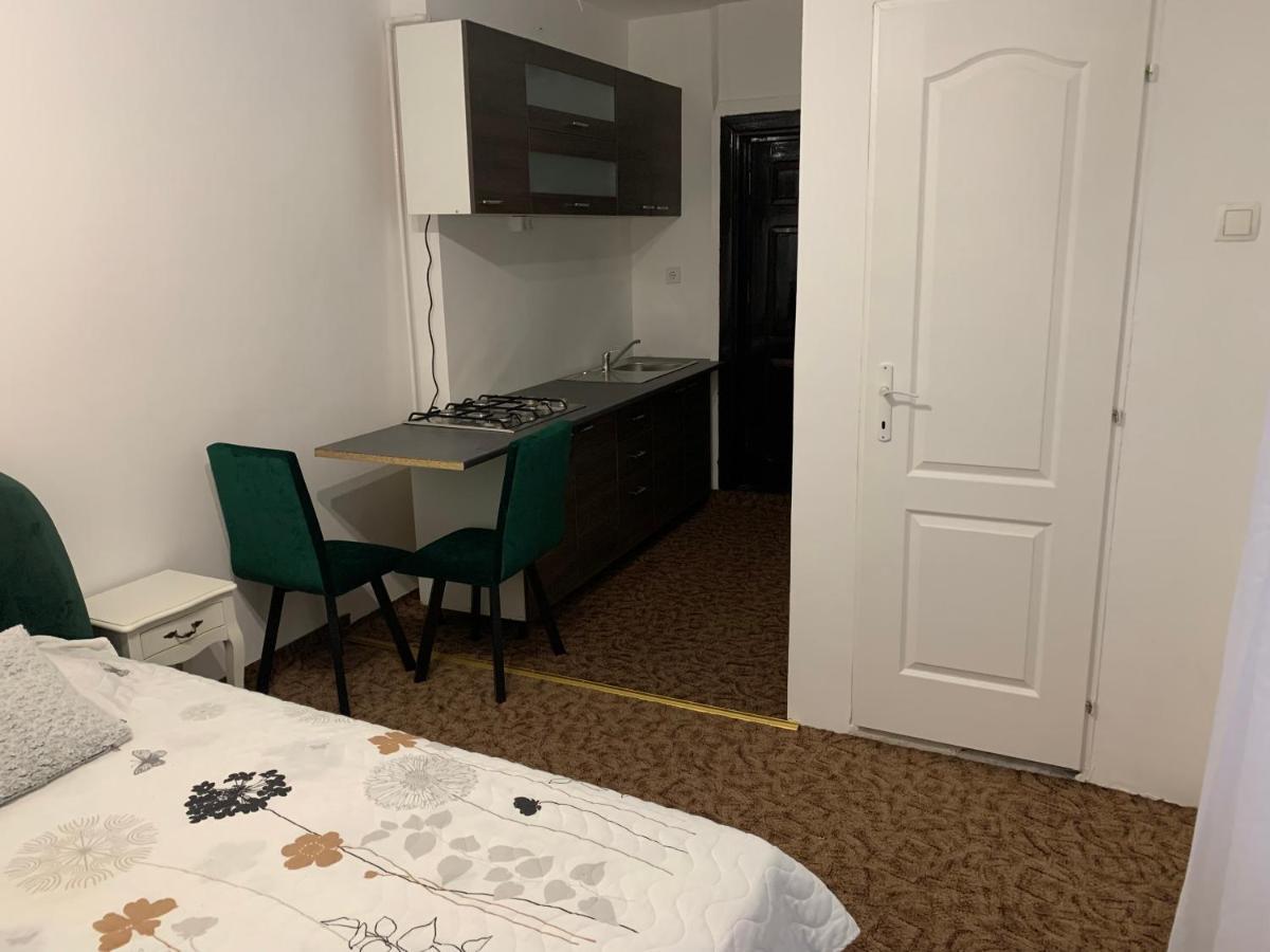 Luxury Accommodation Republicii Брашов Экстерьер фото