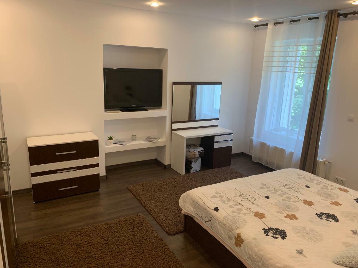 Luxury Accommodation Republicii Брашов Экстерьер фото